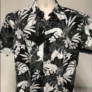 Tori Richards Size Large Shirt